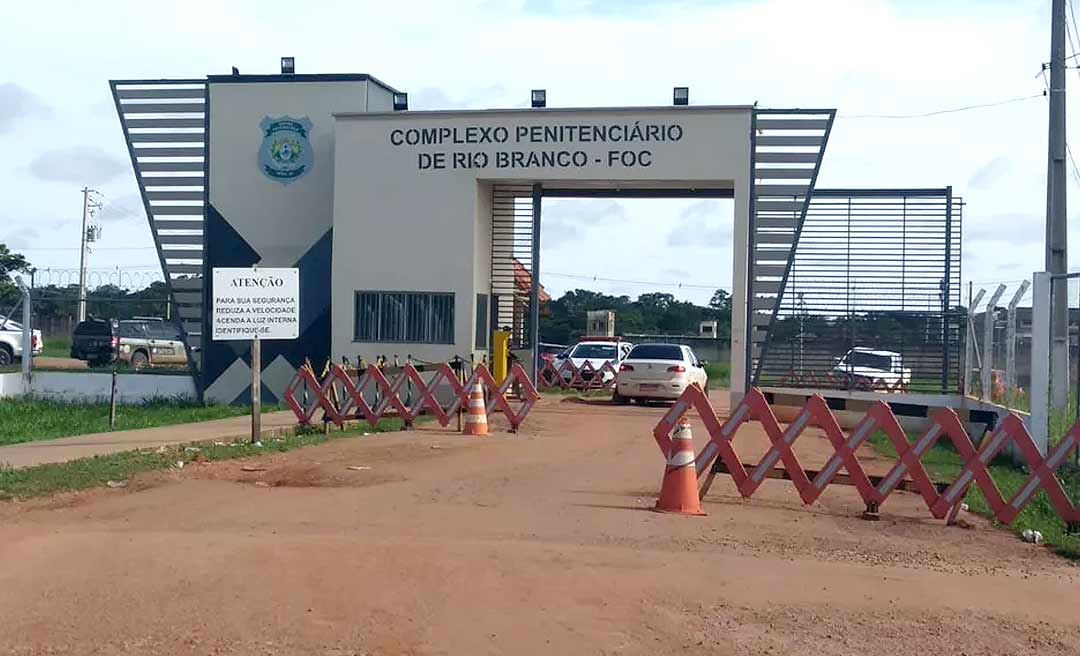 Rebelião em presídio de Rio Branco: detentos teriam tomado arma de policial penal